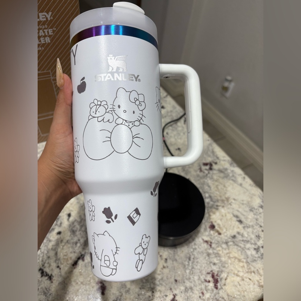 Customized laser Hello kitty design Stanley White - Picture 3 of 3